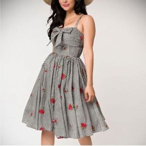 Unique Vintage Gingham & Roses Rockie Swing Dress Size Small